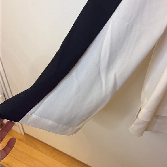 BCBGMaxAzria Cream V-Neck Top - Picture 6 of 7